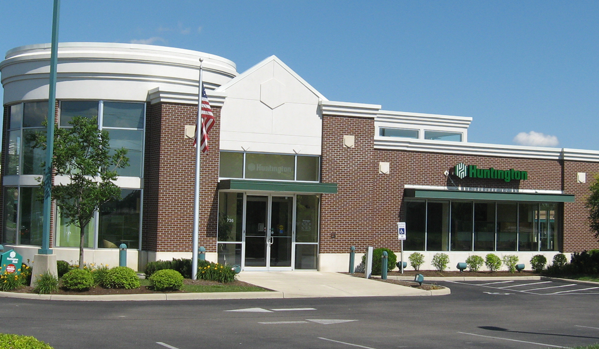Huntington Challenges Rivals with AI Platform Open to Noncustomers